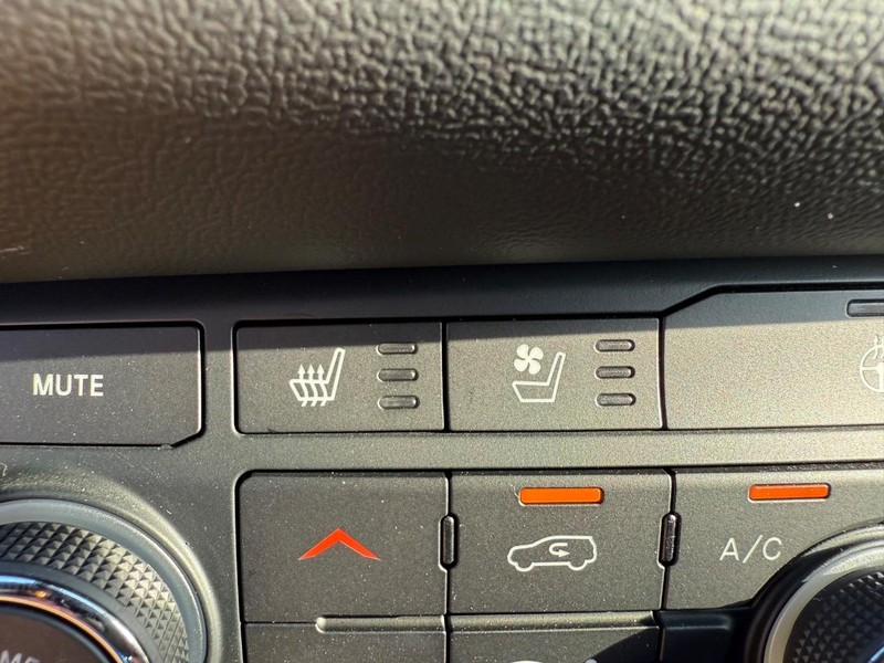 Dodge Durango Vehicle Full-screen Gallery Image 25