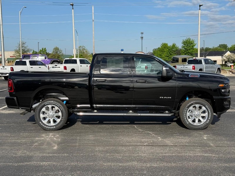 Ram 2500 Vehicle Full-screen Gallery Image 2