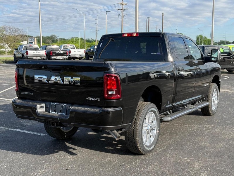 Ram 2500 Vehicle Full-screen Gallery Image 3