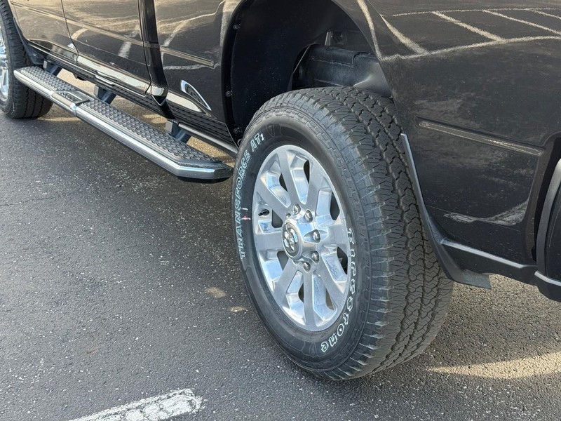 Ram 2500 Vehicle Full-screen Gallery Image 6