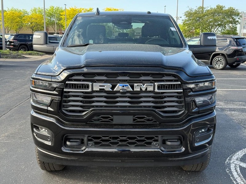 Ram 2500 Vehicle Full-screen Gallery Image 9