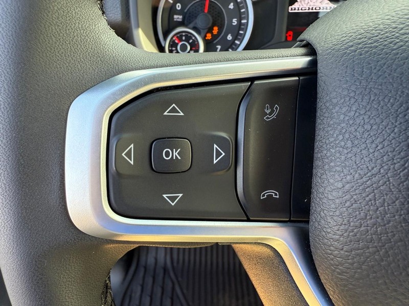 Ram 2500 Vehicle Full-screen Gallery Image 19