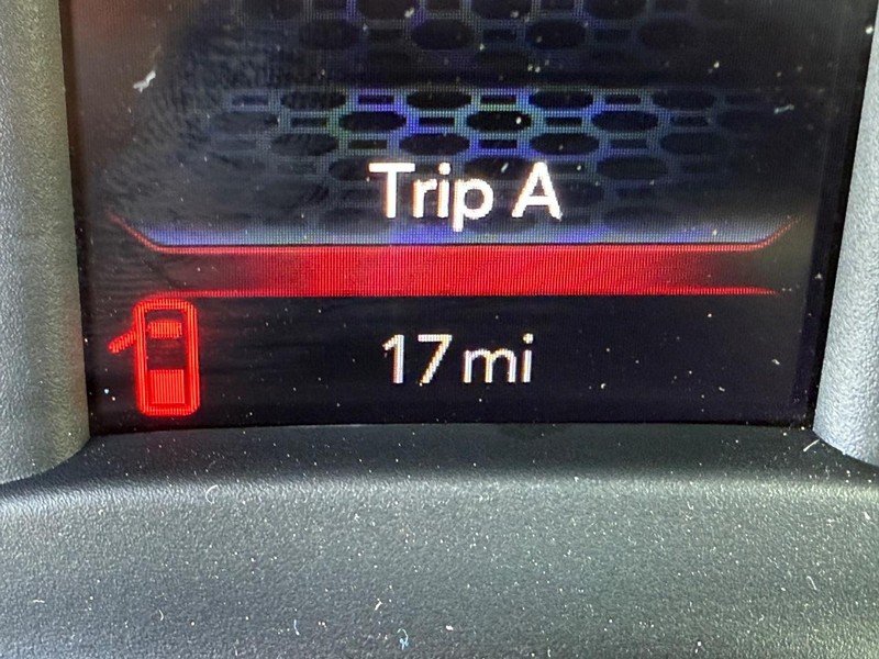 Ram 2500 Vehicle Full-screen Gallery Image 27