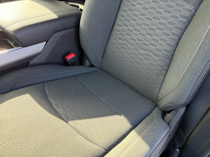 Ram 2500 Vehicle Full-screen Gallery Image 29