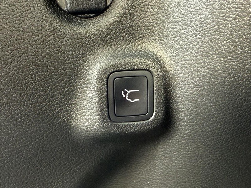 Jeep Compass Vehicle Full-screen Gallery Image 8