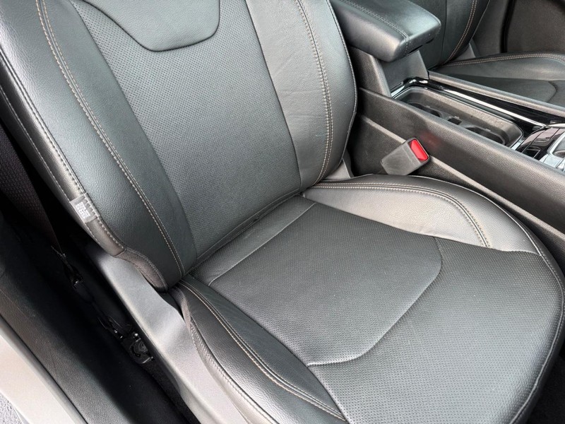 Jeep Compass Vehicle Full-screen Gallery Image 18