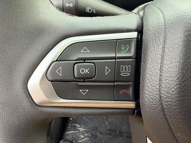 Jeep Compass Vehicle Full-screen Gallery Image 22