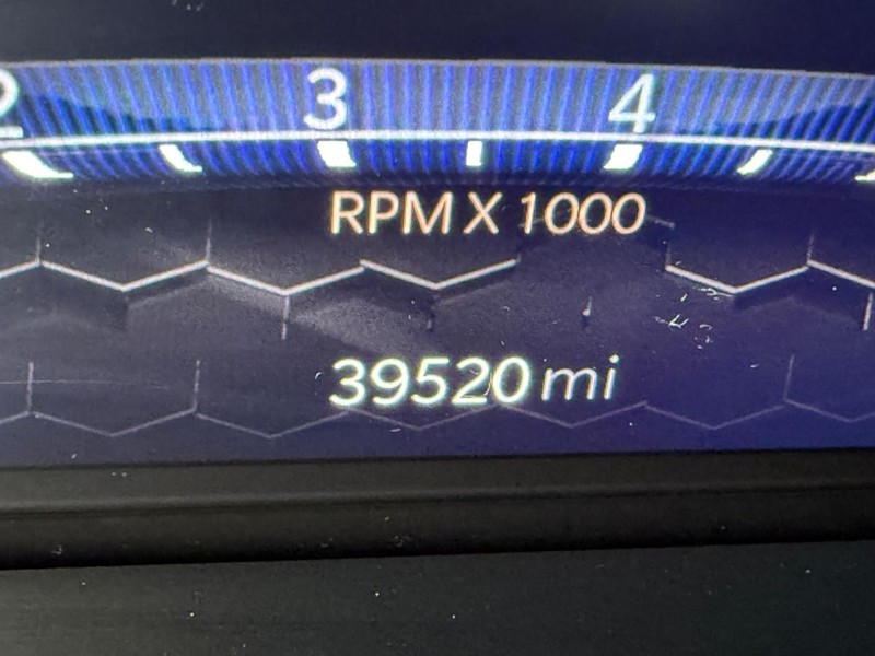 Jeep Compass Vehicle Full-screen Gallery Image 32