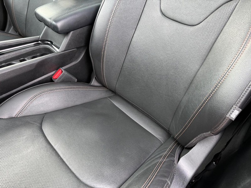 Jeep Compass Vehicle Full-screen Gallery Image 33