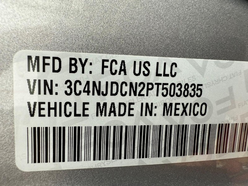 Jeep Compass Vehicle Full-screen Gallery Image 34