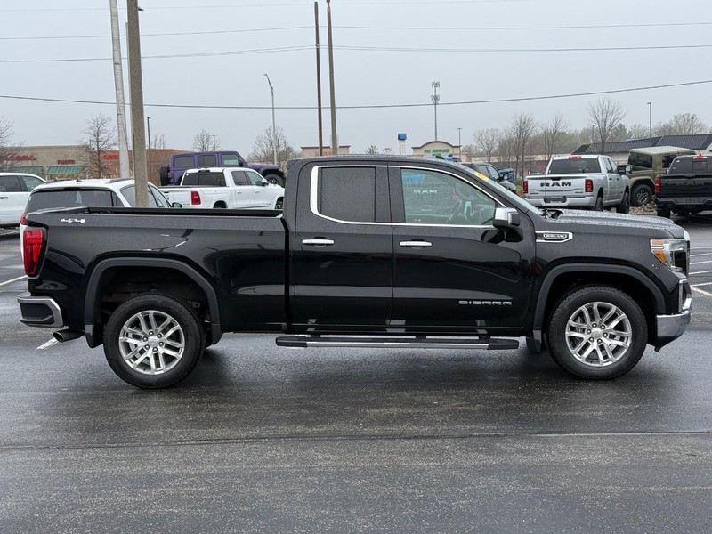 GMC Sierra 1500 Vehicle Full-screen Gallery Image 2