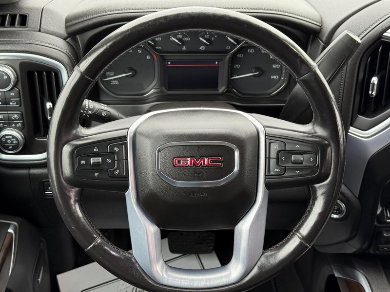GMC Sierra 1500 Vehicle Full-screen Gallery Image 14