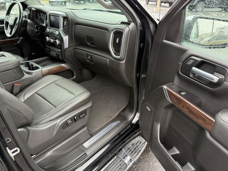 GMC Sierra 1500 Vehicle Full-screen Gallery Image 15