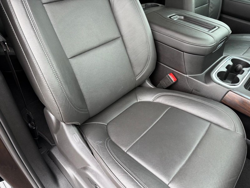 GMC Sierra 1500 Vehicle Full-screen Gallery Image 16