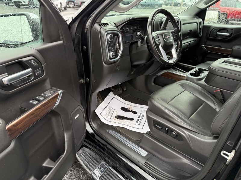 GMC Sierra 1500 Vehicle Full-screen Gallery Image 17