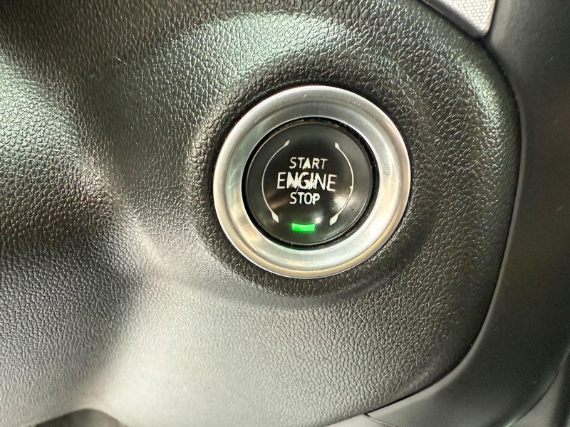 GMC Sierra 1500 Vehicle Full-screen Gallery Image 22