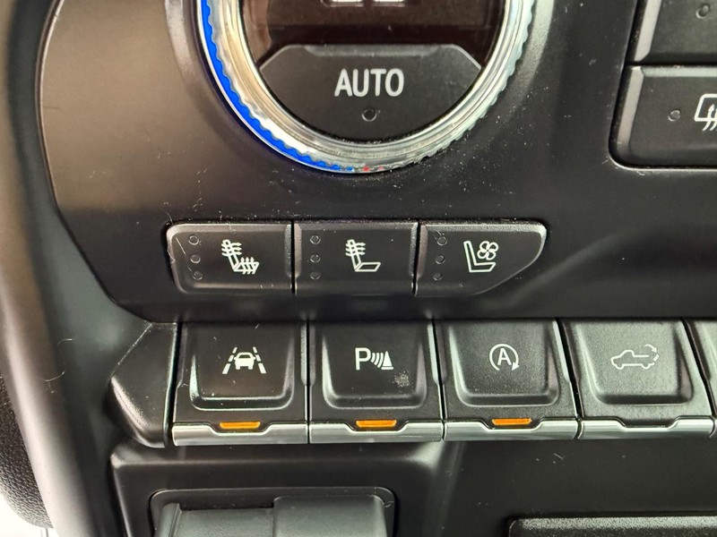 GMC Sierra 1500 Vehicle Full-screen Gallery Image 23