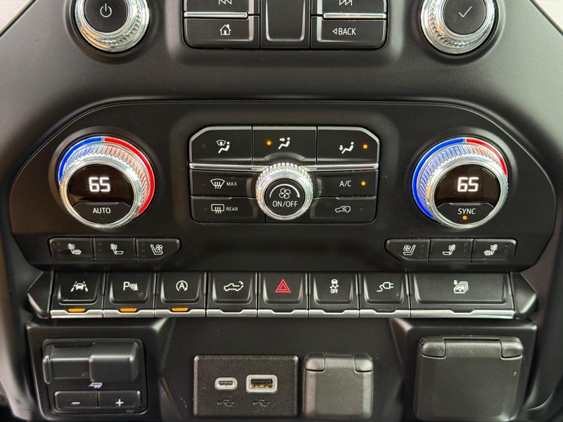 GMC Sierra 1500 Vehicle Full-screen Gallery Image 26