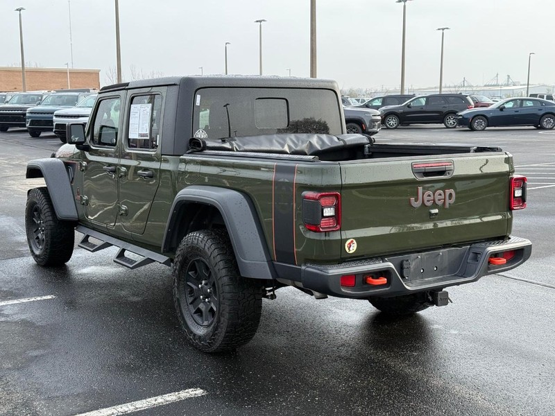 Jeep Gladiator Vehicle Full-screen Gallery Image 5