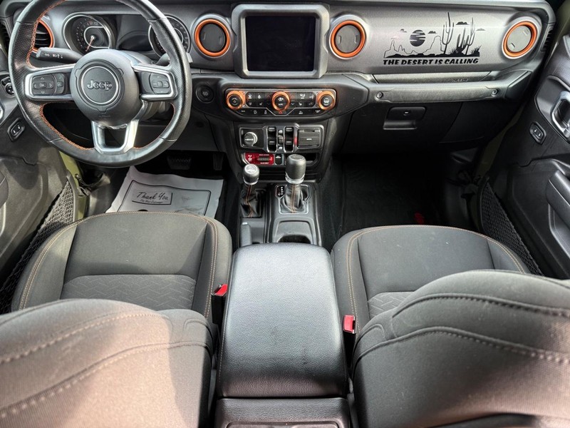 Jeep Gladiator Vehicle Full-screen Gallery Image 13