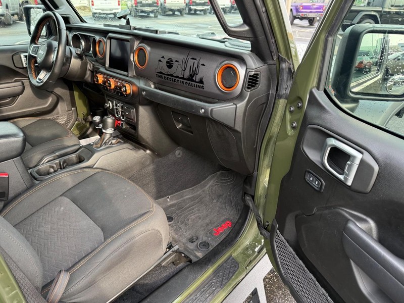 Jeep Gladiator Vehicle Full-screen Gallery Image 15