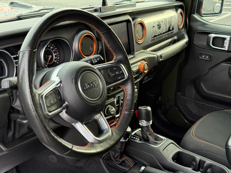 Jeep Gladiator Vehicle Full-screen Gallery Image 19