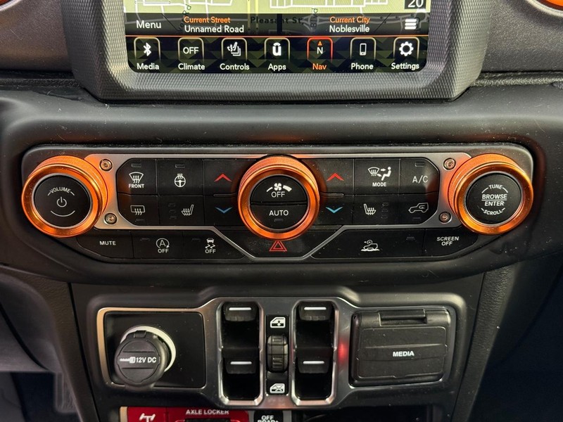 Jeep Gladiator Vehicle Full-screen Gallery Image 26