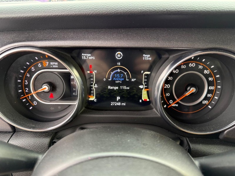 Jeep Gladiator Vehicle Full-screen Gallery Image 29