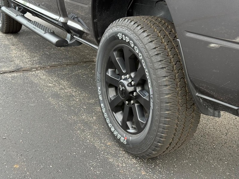 Ram 2500 Vehicle Full-screen Gallery Image 6