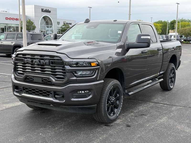 Ram 2500 Vehicle Full-screen Gallery Image 9