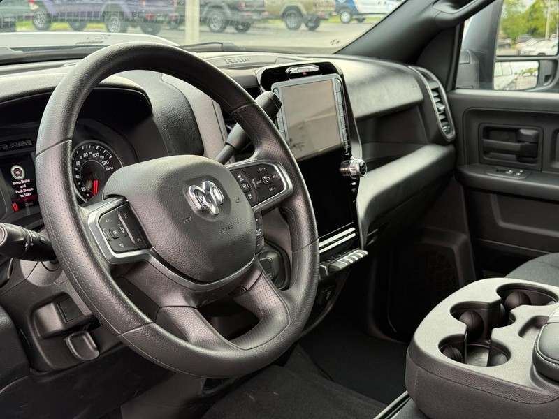 Ram 2500 Vehicle Full-screen Gallery Image 19