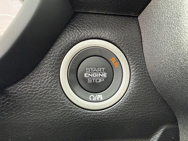 Ram 2500 Vehicle Full-screen Gallery Image 22