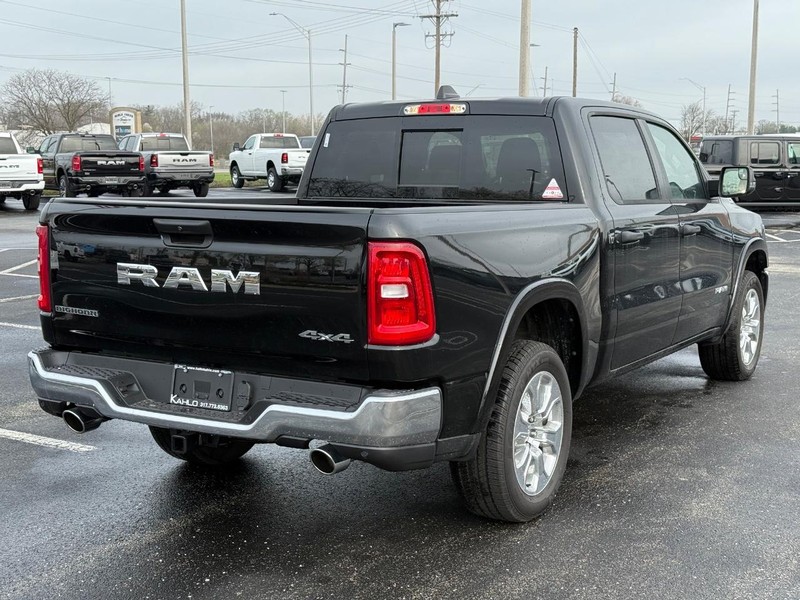 Ram 1500 Vehicle Full-screen Gallery Image 3