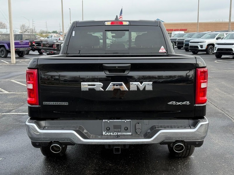 Ram 1500 Vehicle Full-screen Gallery Image 4