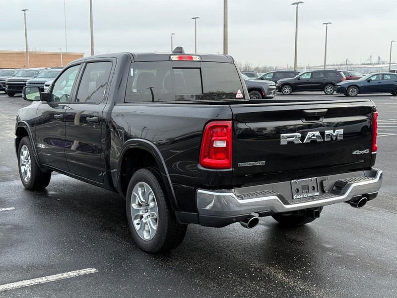 Ram 1500 Vehicle Full-screen Gallery Image 5