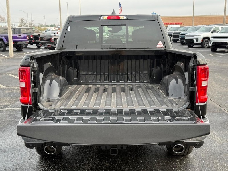 Ram 1500 Vehicle Full-screen Gallery Image 7