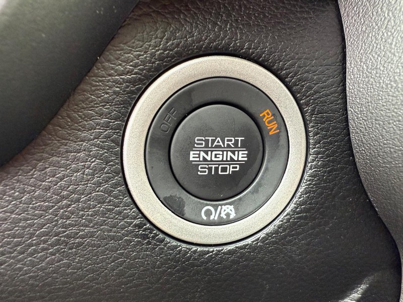 Ram 1500 Vehicle Full-screen Gallery Image 21