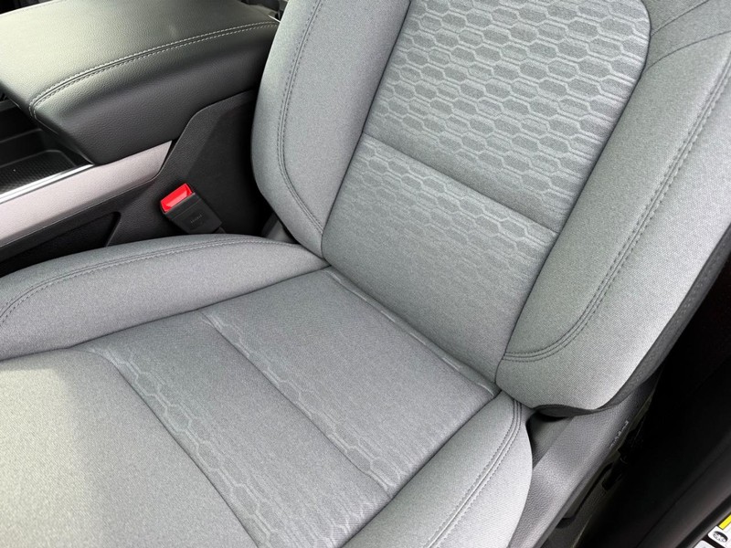 Ram 1500 Vehicle Full-screen Gallery Image 30