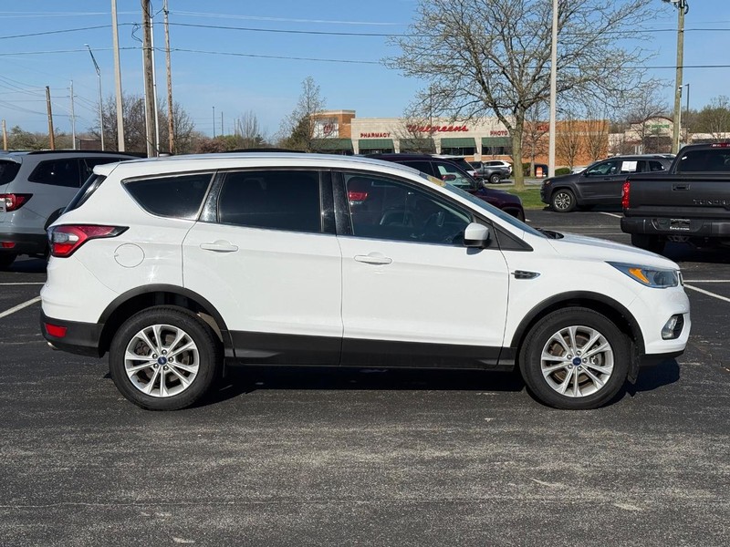 Ford Escape Vehicle Full-screen Gallery Image 02