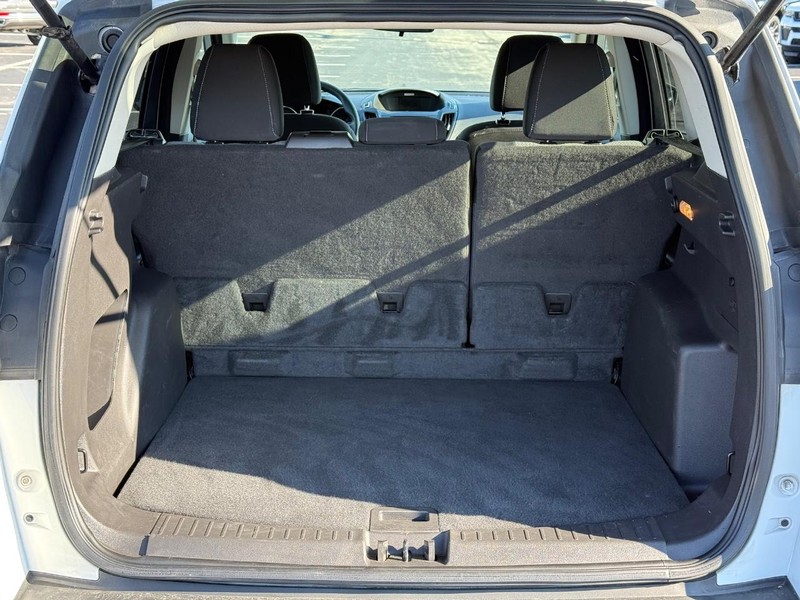 Ford Escape Vehicle Full-screen Gallery Image 07