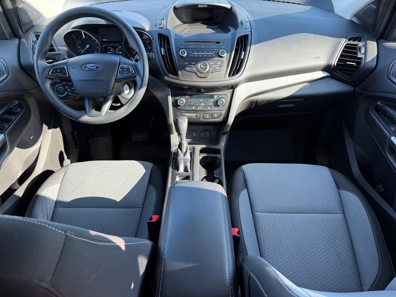 Ford Escape Vehicle Full-screen Gallery Image 12