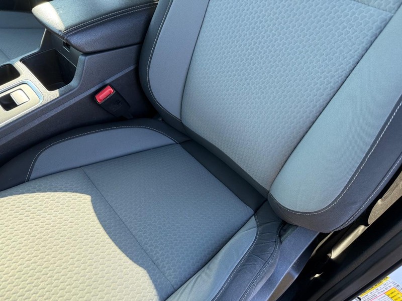 Ford Escape Vehicle Full-screen Gallery Image 29