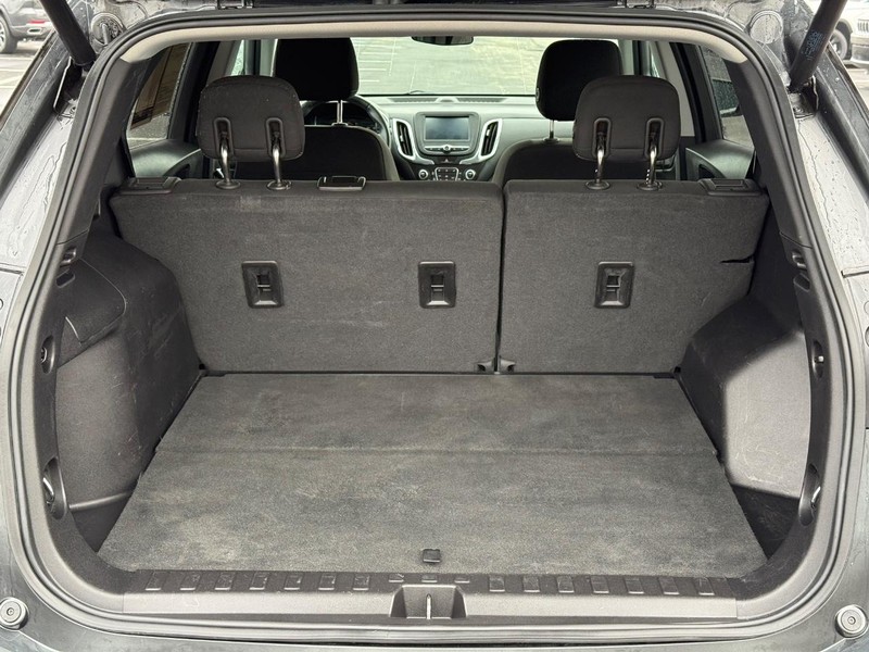 Chevrolet Equinox Vehicle Full-screen Gallery Image 7