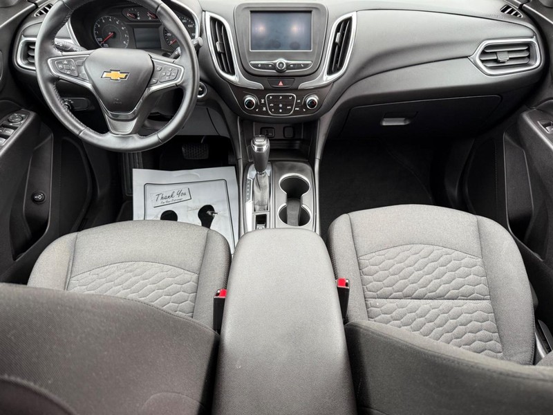 Chevrolet Equinox Vehicle Full-screen Gallery Image 14