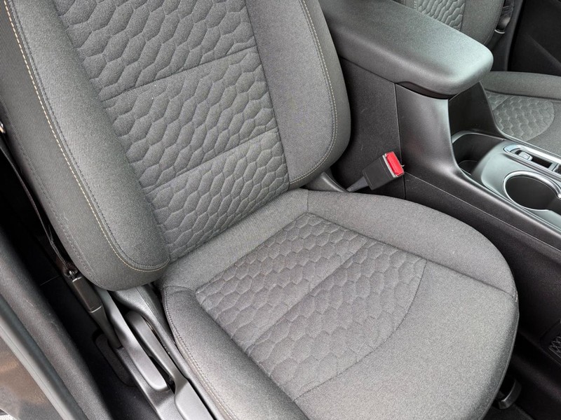 Chevrolet Equinox Vehicle Full-screen Gallery Image 17