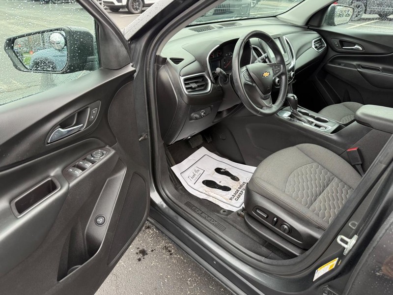 Chevrolet Equinox Vehicle Full-screen Gallery Image 18