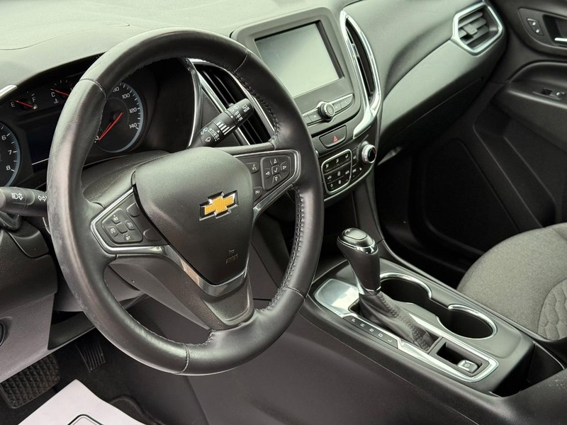 Chevrolet Equinox Vehicle Full-screen Gallery Image 20