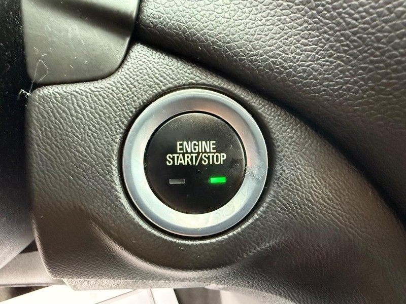 Chevrolet Equinox Vehicle Full-screen Gallery Image 23