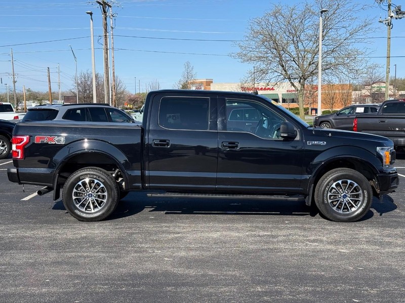 Ford F-150 Vehicle Full-screen Gallery Image 2