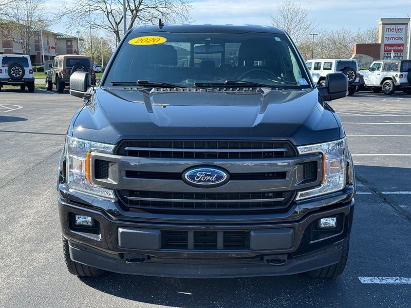 Ford F-150 Vehicle Full-screen Gallery Image 9